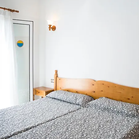 Ferienhaus Apartchalet Elvira. D Son Carrio (Menorca)